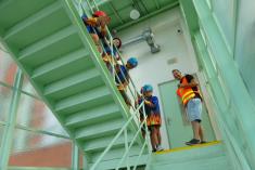 Mladí hasiči - trénink na zlínském mrakodrapu