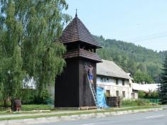 Nátěr dřevěné zvonice v&nbsp;Držkové, 26.7.2016